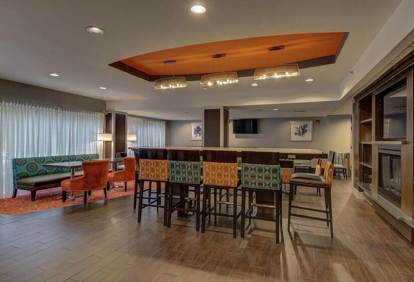 Отель Hampton Inn Bowie