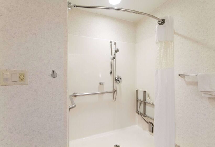 فندق Hampton Inn Buffalo South/i90