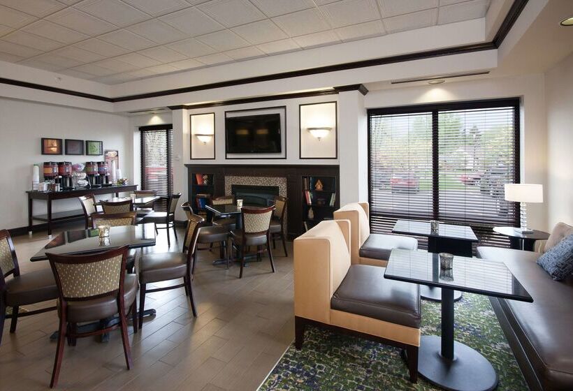 فندق Hampton Inn Buffalo South/i90