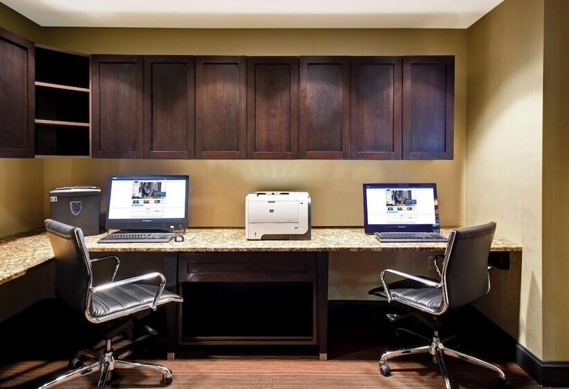 فندق Comfort Inn & Suites Mt. Holly   Westampton