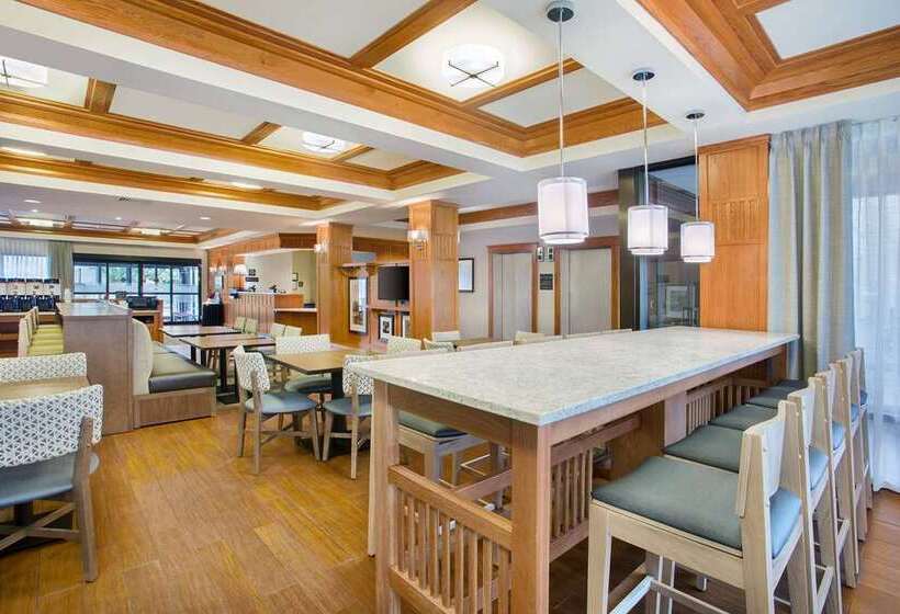 בית מלון כפרי Hampton Inn By Hilton Middletown