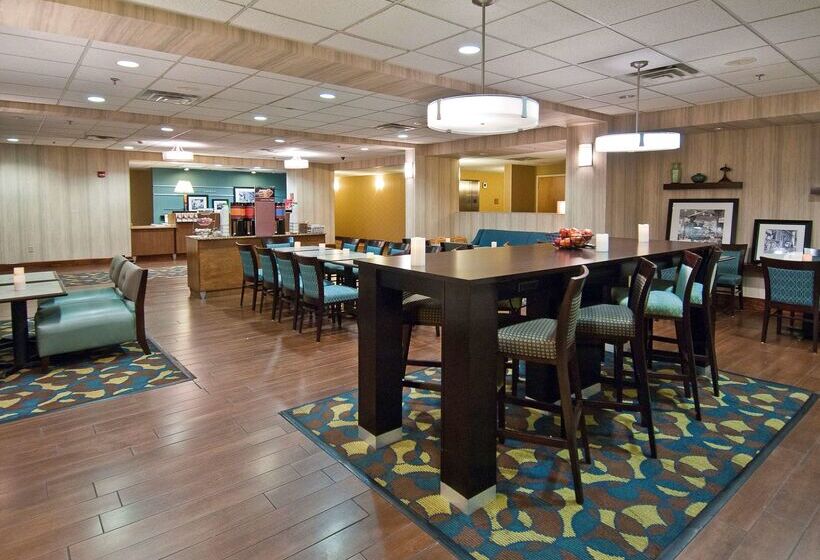 فندق Hampton Inn Canton