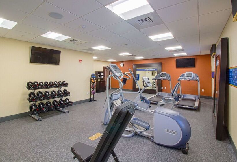 فندق Hampton Inn Canton