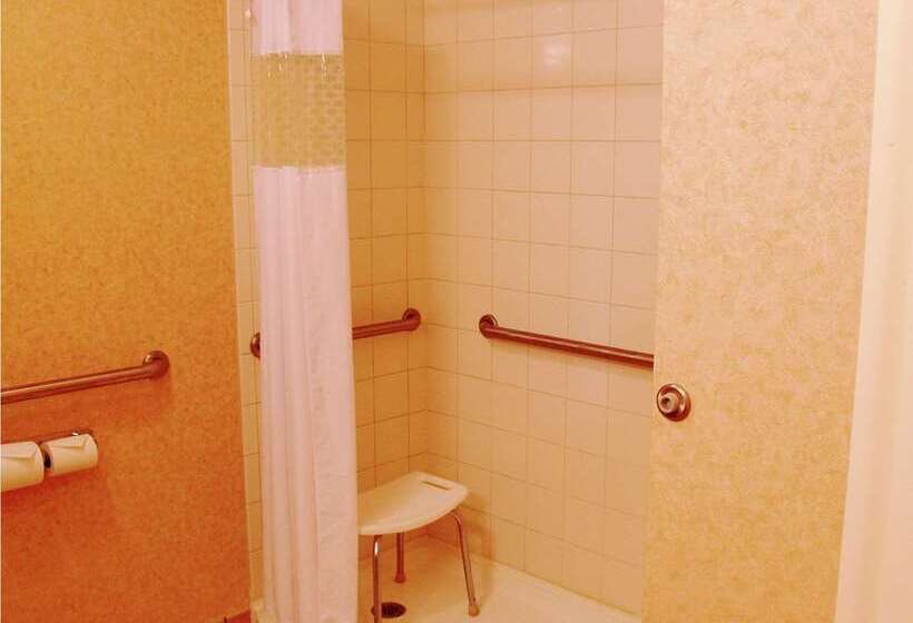 فندق Hampton Inn Canton