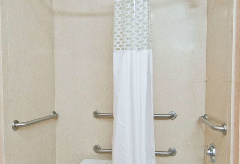 فندق Hampton Inn Canton