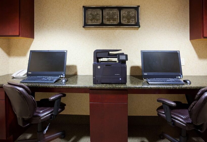 בית מלון כפרי Hampton Inn Cedar Rapids