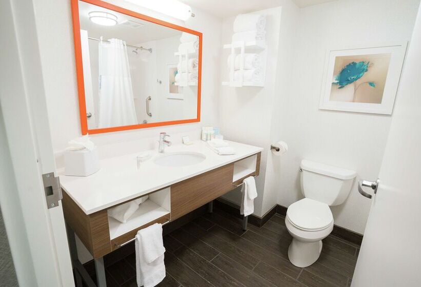 هتل Hampton Inn Clarks Summit