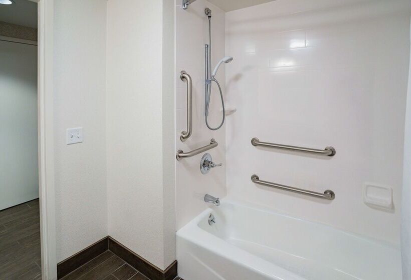 هتل Hampton Inn Clarks Summit