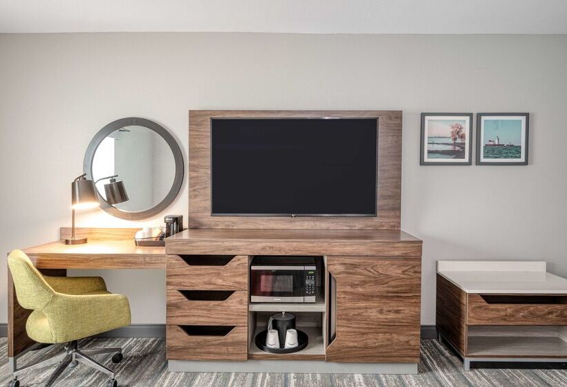 فندق Hampton Inn Cleveland Airport   Tiedeman Road