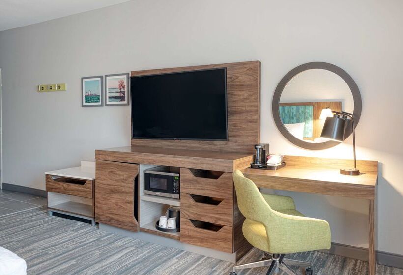 فندق Hampton Inn Cleveland Airport   Tiedeman Road