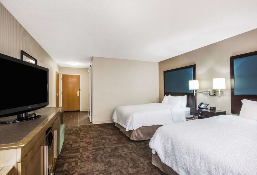 فندق Hampton Inn Cleveland Airport   Tiedeman Road