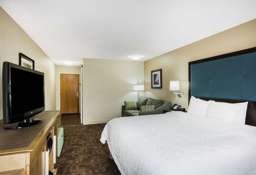 فندق Hampton Inn Cleveland Airport   Tiedeman Road