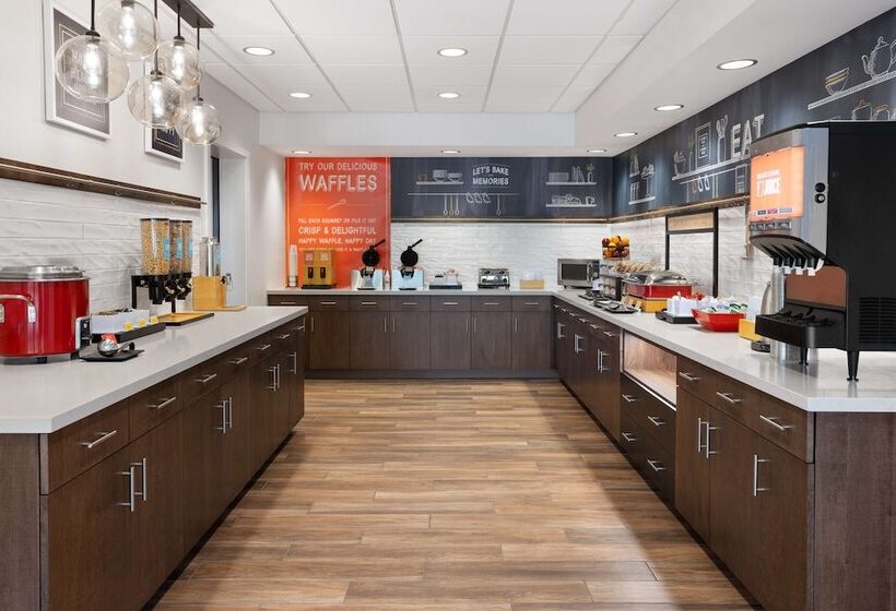 فندق Hampton Inn Cleveland Airport   Tiedeman Road