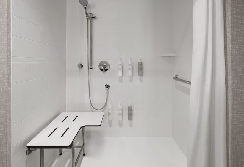 فندق Hampton Inn Cleveland Airport   Tiedeman Road