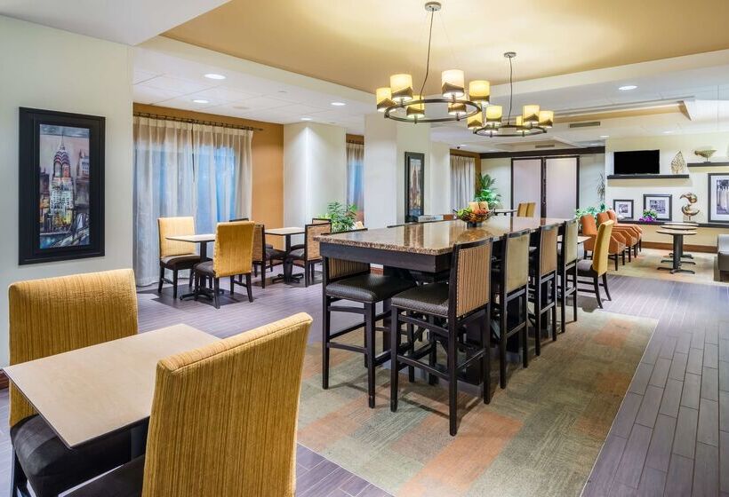 Отель Hampton Inn Clifton Park