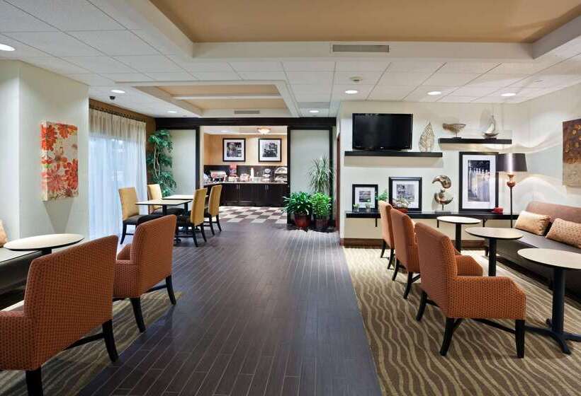 Отель Hampton Inn Clifton Park
