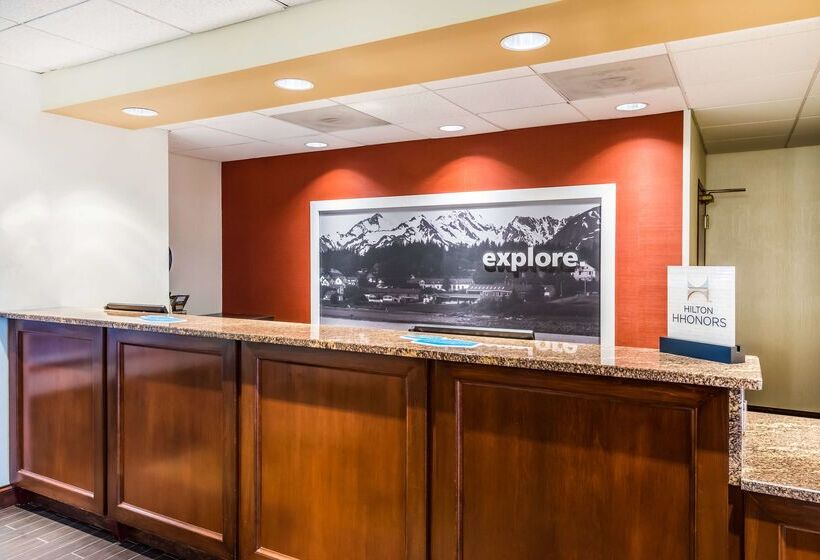 Отель Hampton Inn Clifton Park