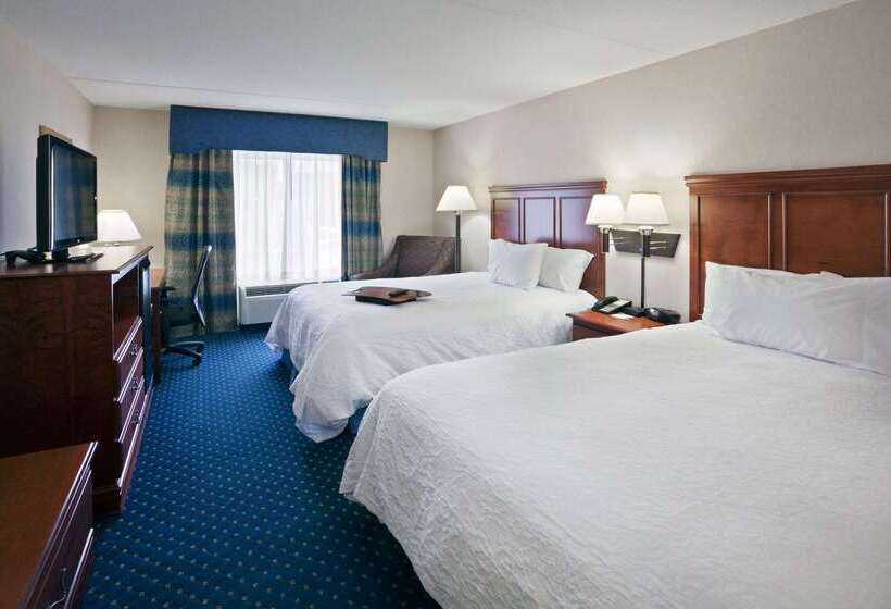 Отель Hampton Inn Clifton Park