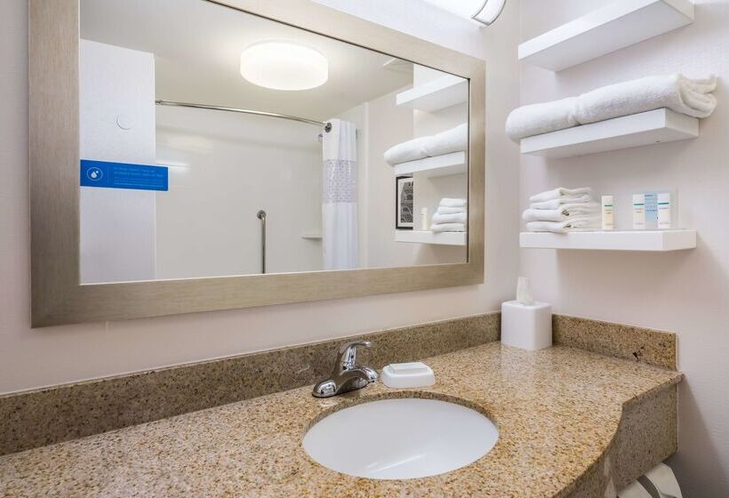 Отель Hampton Inn Clifton Park