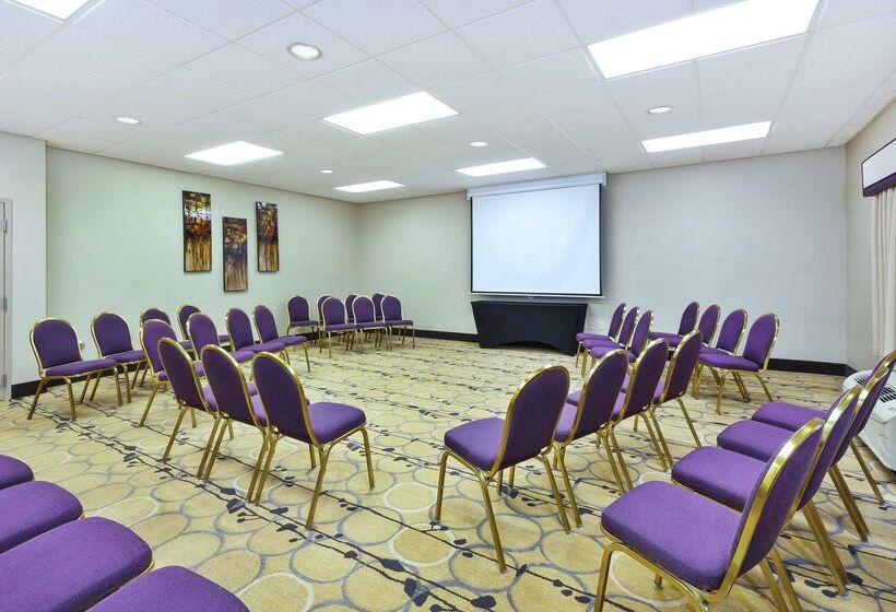 فندق Hampton Inn Clinton