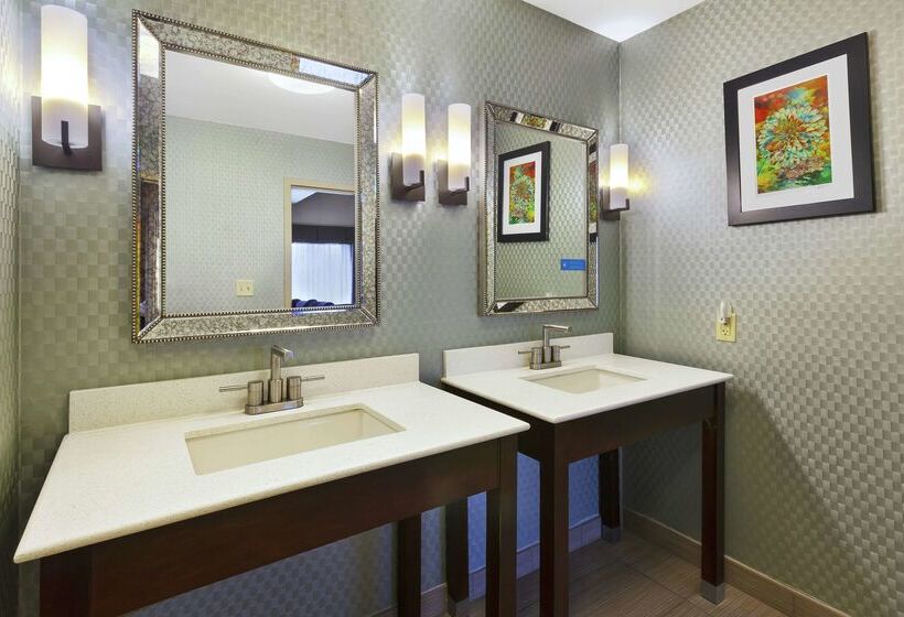 فندق Hampton Inn Clinton