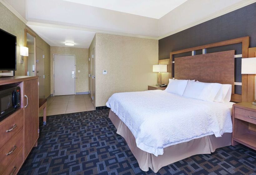 فندق Hampton Inn Clinton