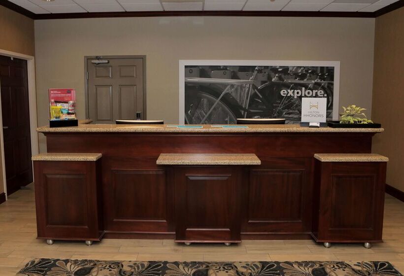 酒店 Hampton Inn Clinton