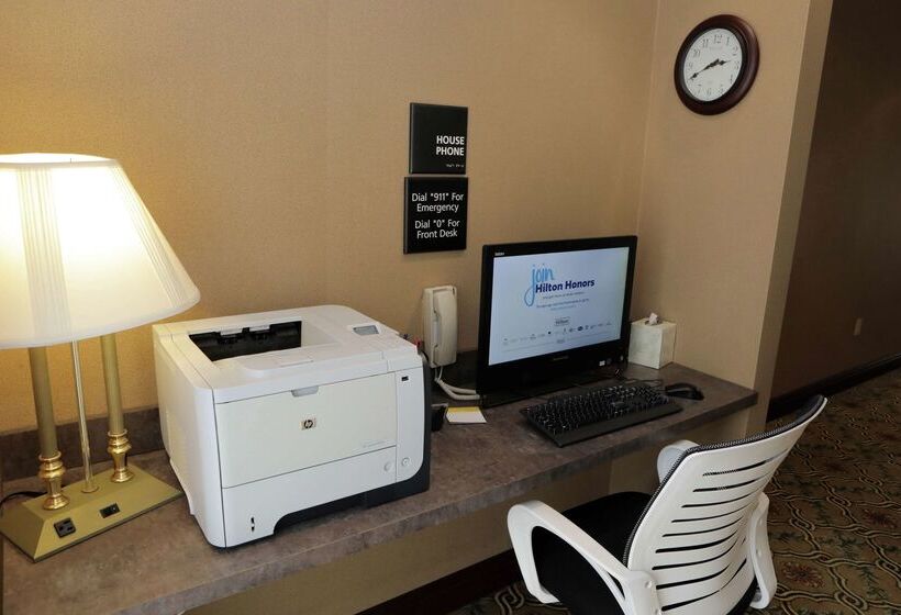 فندق Hampton Inn Clinton