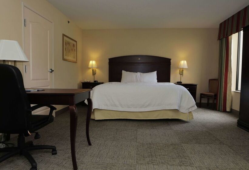 فندق Hampton Inn Clinton