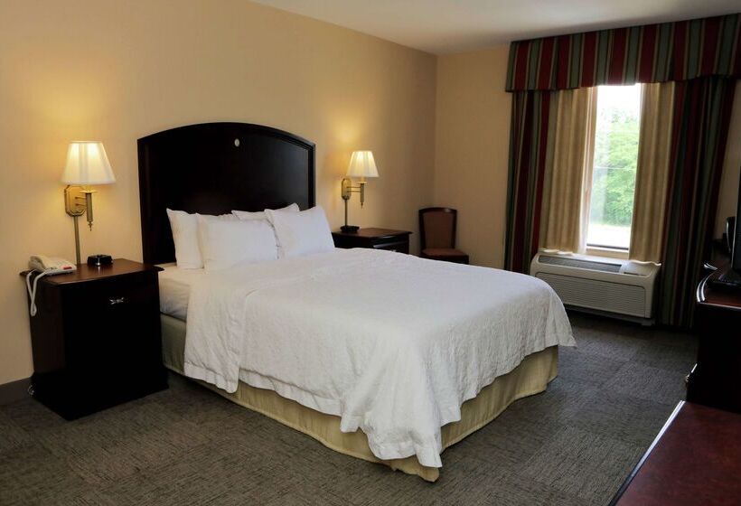 فندق Hampton Inn Clinton