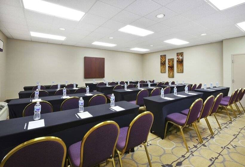 فندق Hampton Inn Clinton