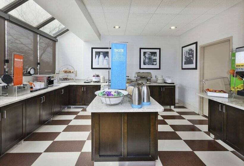 فندق Hampton Inn Clinton