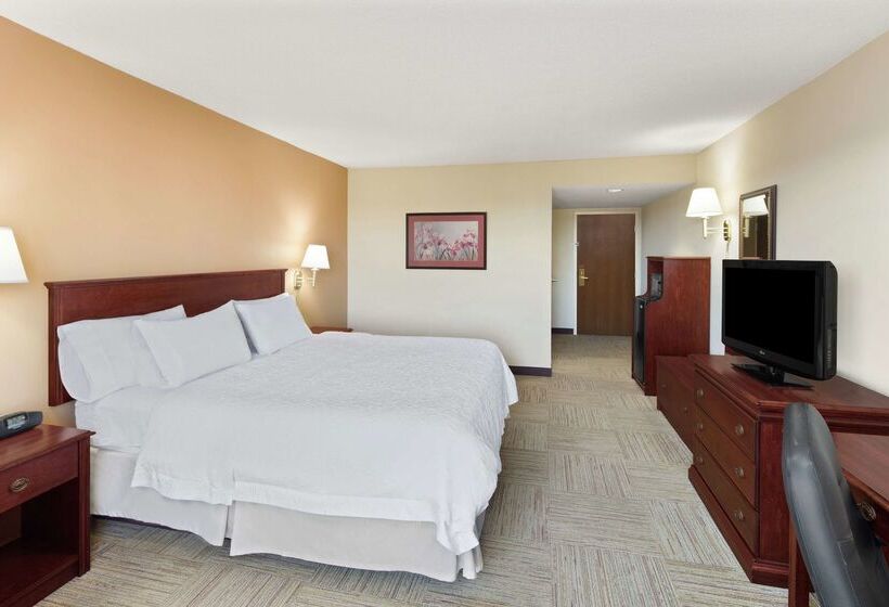 هتل Hampton Inn Columbus North