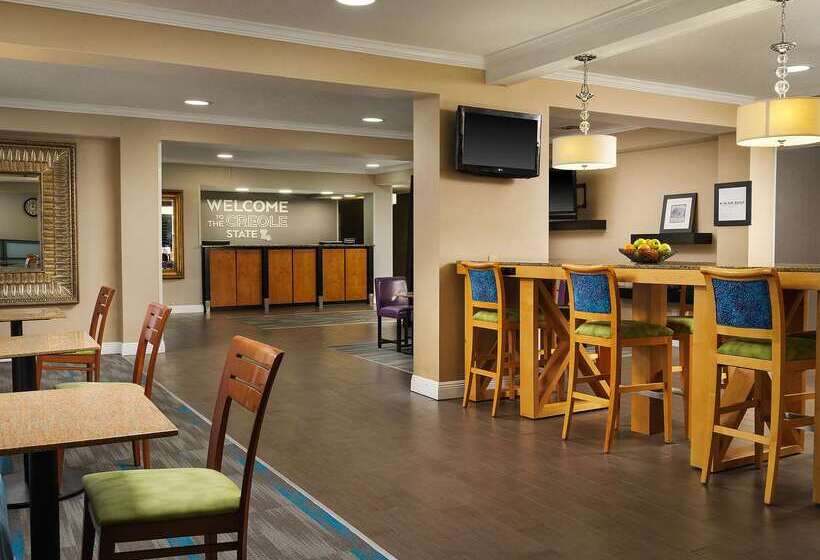 בית מלון כפרי Hampton Inn Covington