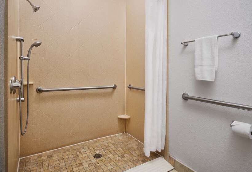 فندق Hampton Inn Covington