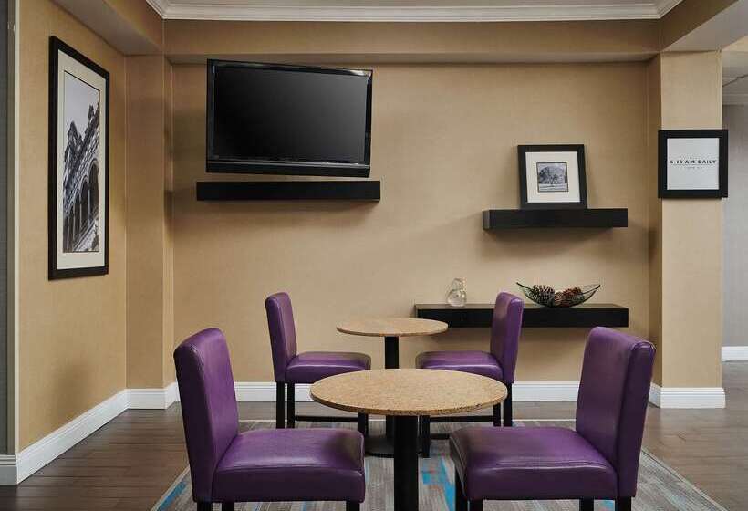 בית מלון כפרי Hampton Inn Covington