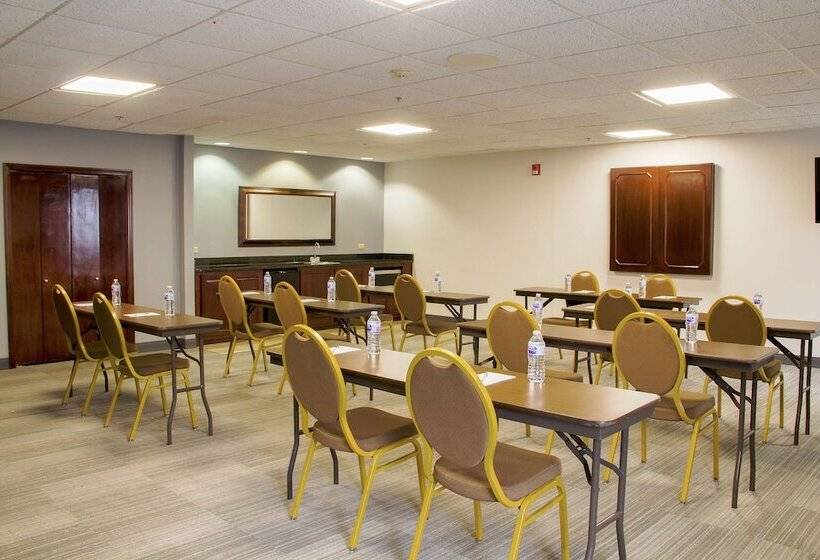 בית מלון כפרי Hampton Inn Danville