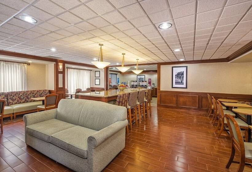 Hampton Inn Hotel Detroit/belleville Airport Area