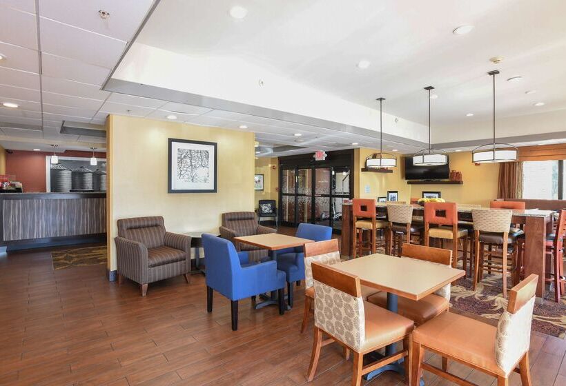 فندق Hampton Inn Dry Ridge