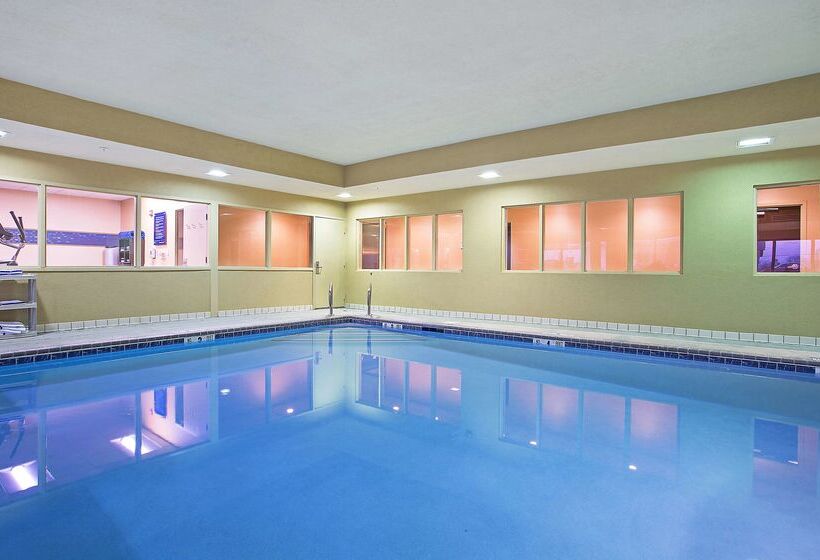 فندق Hampton Inn Dry Ridge