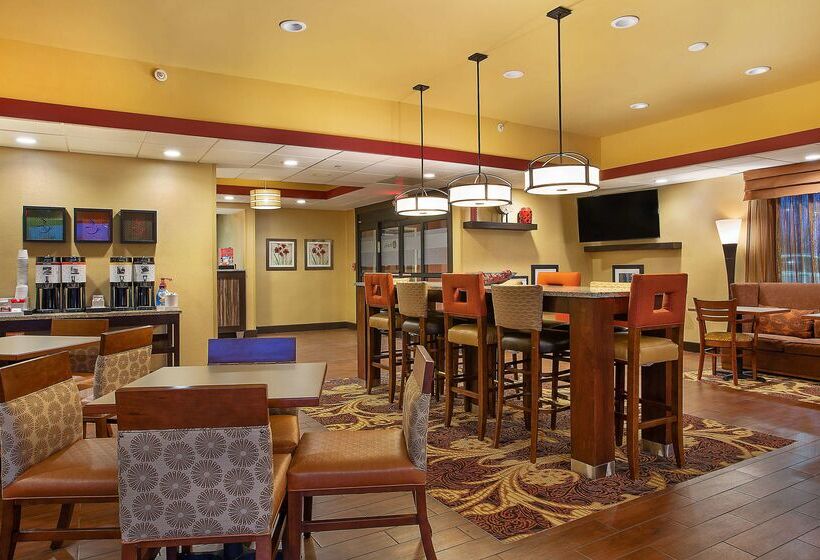 فندق Hampton Inn Dry Ridge