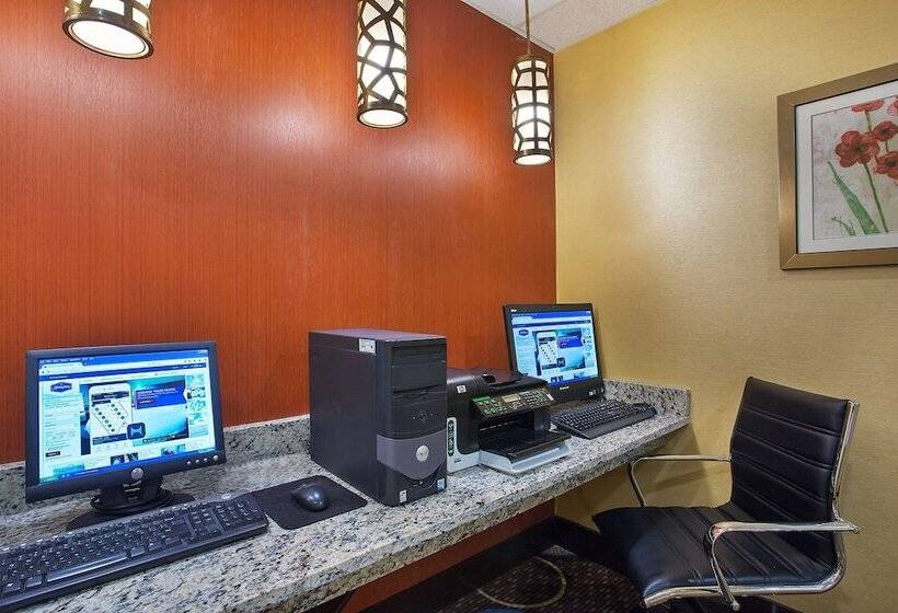 فندق Hampton Inn Dry Ridge