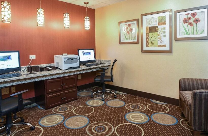 فندق Hampton Inn Dry Ridge