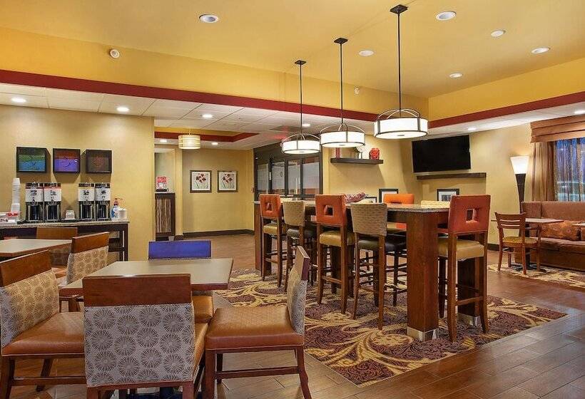 فندق Hampton Inn Dry Ridge