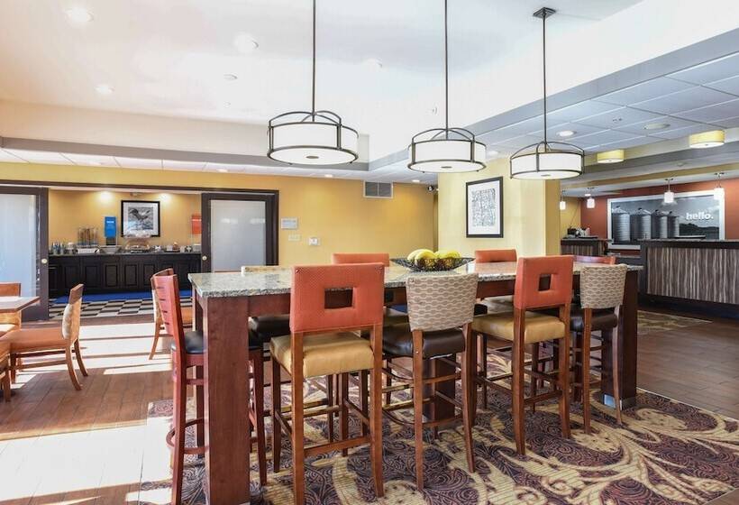 فندق Hampton Inn Dry Ridge