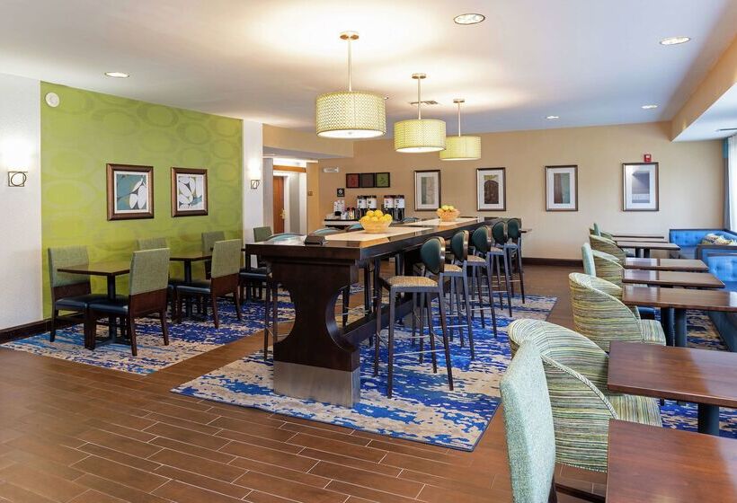 فندق Hampton Inn East Lansing