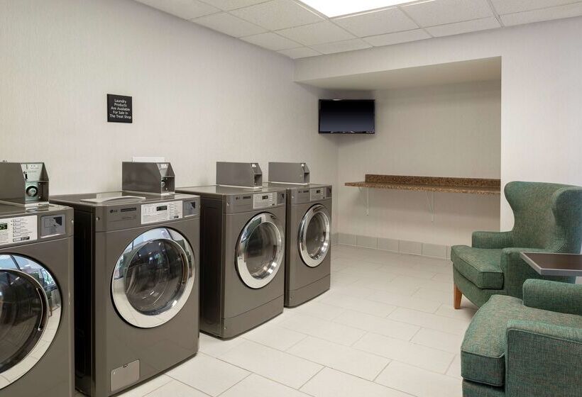 فندق Hampton Inn East Lansing