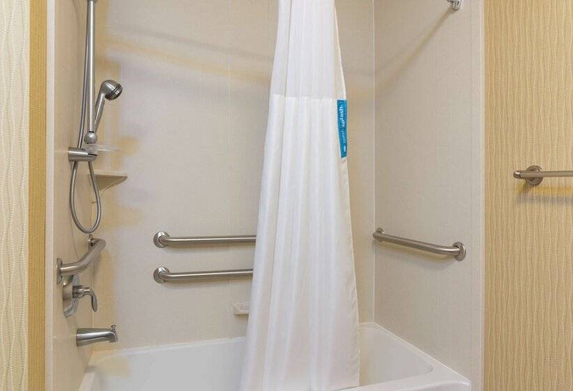 فندق Hampton Inn East Lansing