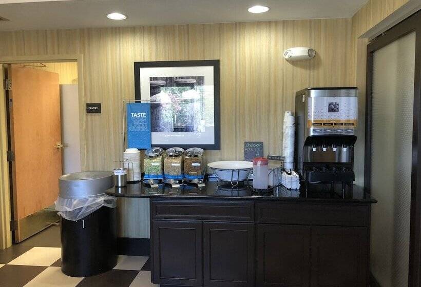 هتل Hampton Inn El Dorado