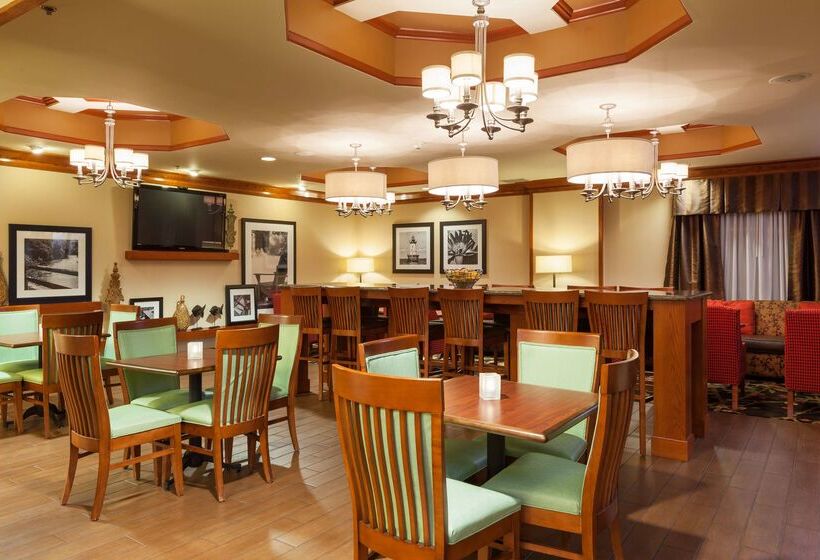 Отель Hampton Inn Elkton